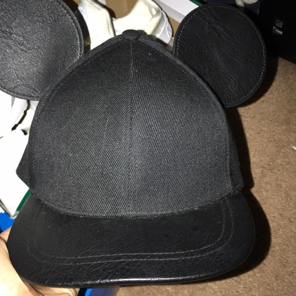 h&m mickey hat